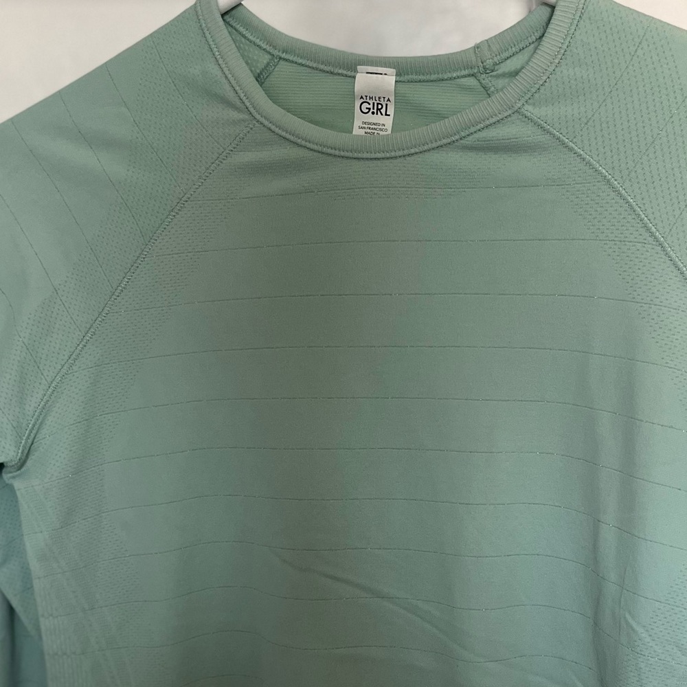 Athleta long sleeve shirt